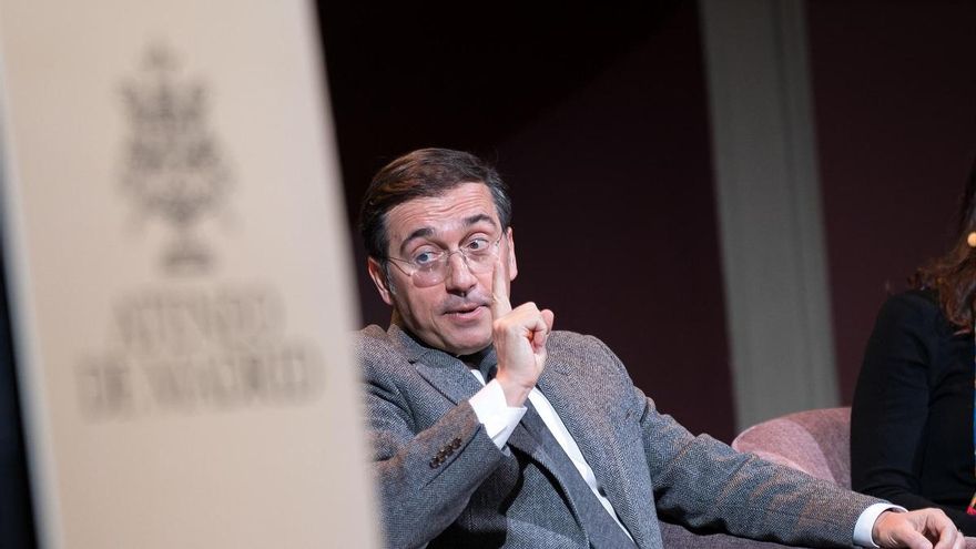 El ministro de Asuntos Exteriores, Unión Europea y Cooperación de España, José Manuel Albares, durante ‘Los Desayunos del Ateneo’, en el Ateneo de Madrid, a 12 de enero de 2026,