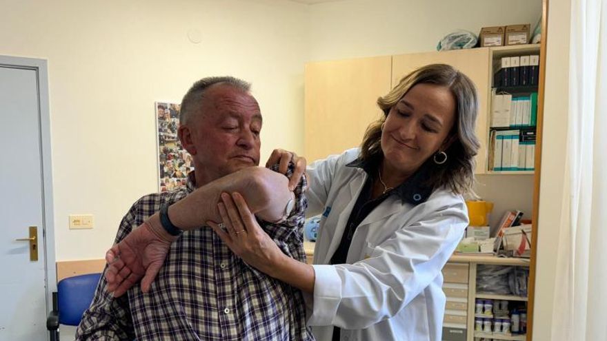 Unos sensores insertados bajo la piel para controlar la diabetes tipo 2 en las residencias de personas mayores