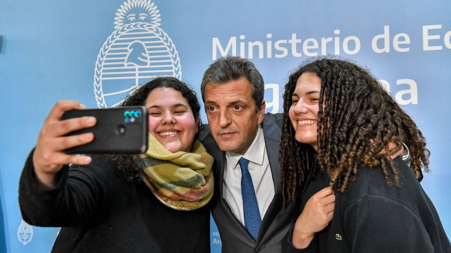 Becas Progresar: Massa anunció un aumento a $20.000 a partir de agosto