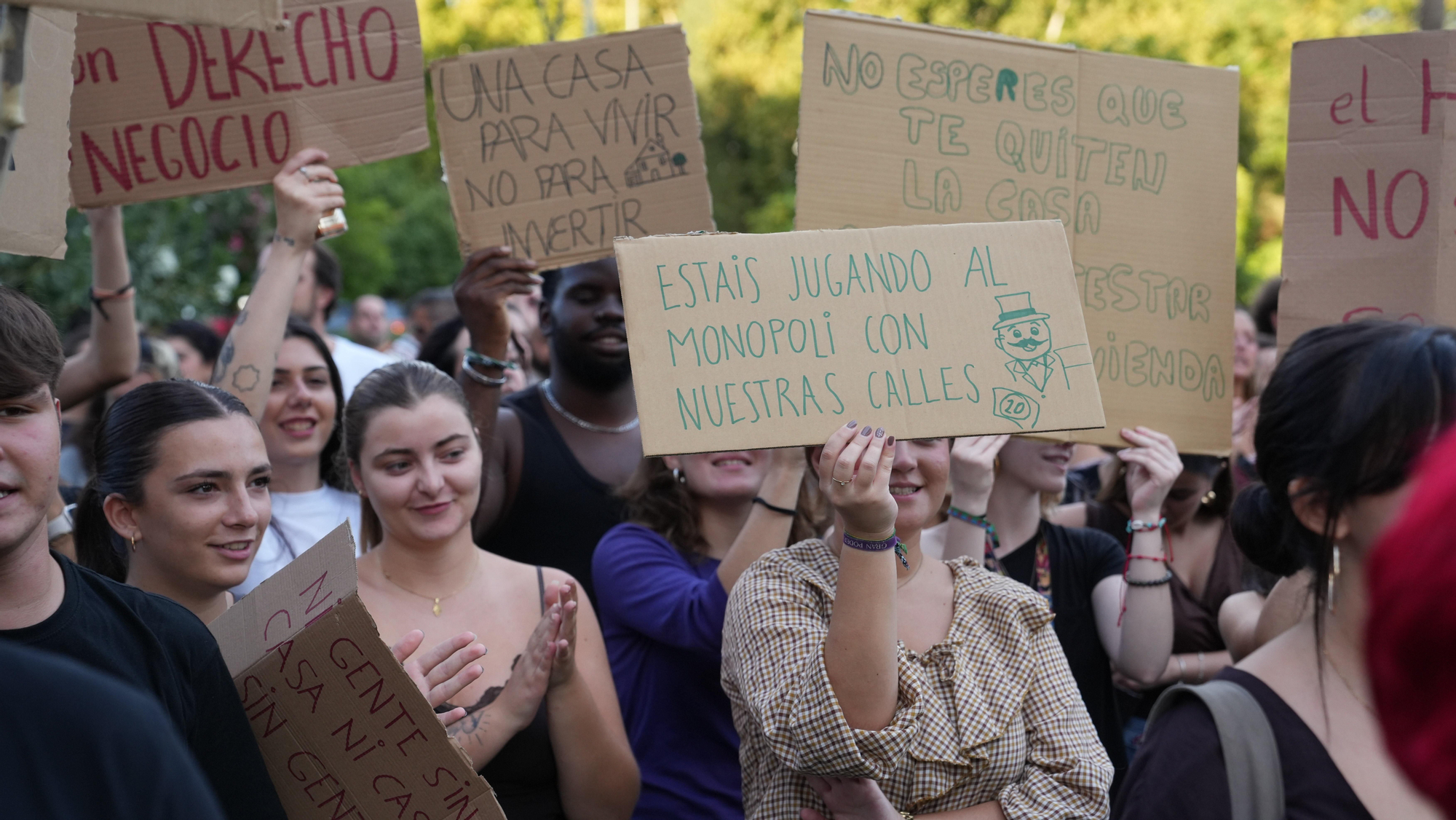Concentración en Córdoba por la vivienda tras el desahucio de Maricarmen