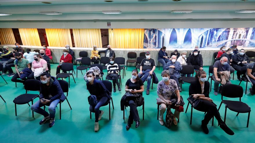 El miedo y las restricciones disparan la vacunación en la escéptica Rumanía EFE/EPA/ROBERT GHEMENT