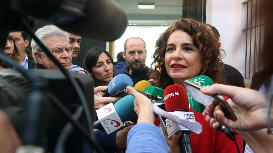 María Jesús Montero responde a Iglesias que la política no se tiene que someter a "experimentos"