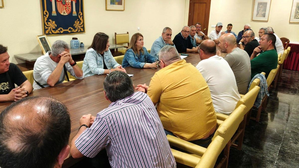 Los gruistas se reúnen con la subdelegada en Córdoba y con los grupos del PSOE y Sumar en el Congreso