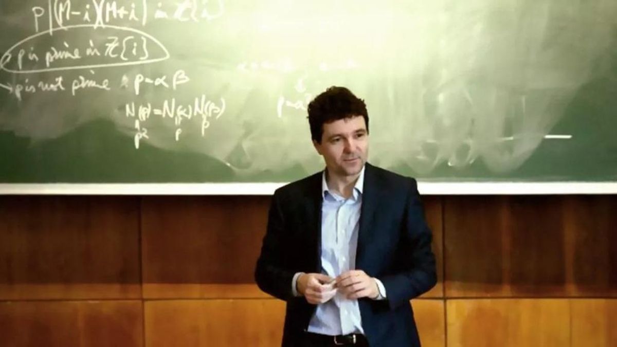 Nicusor Dan, el matemático que declaró la guerra a la “mafia inmobiliaria” y que ha vencido a la extrema derecha en Rumanía