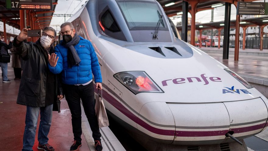 Moreno resucita el AVE Sevilla-Málaga que el PP demonizó y al que Rajoy buscó un atajo por Córdoba