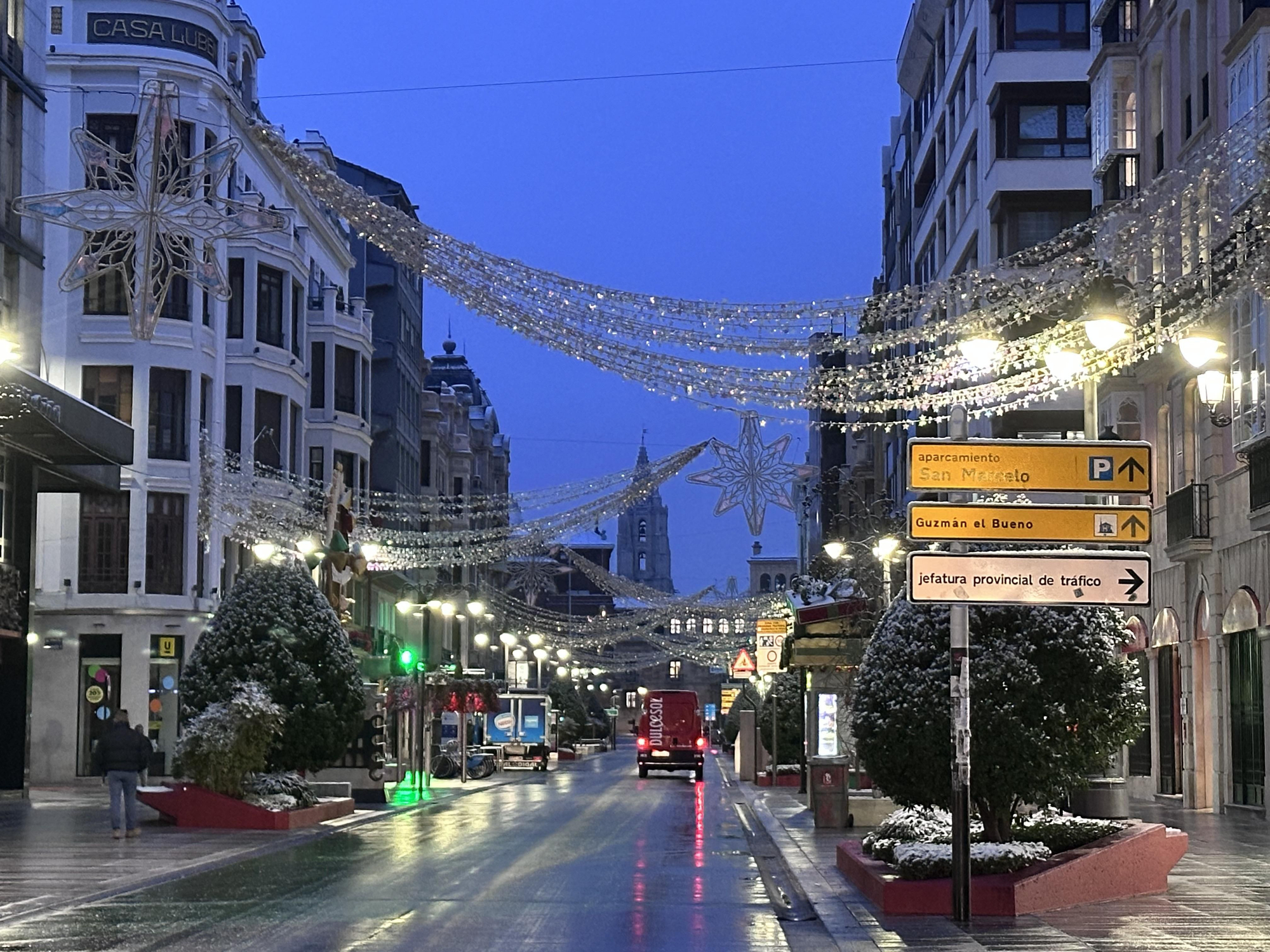 Postales de León nevado: las imágenes que deja la primera nevada del año en la capital