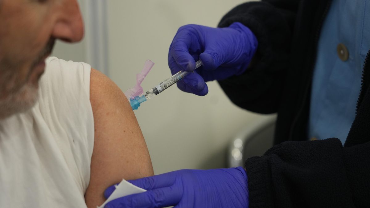 Euskadi asegura que ha pasado el pico de la oleada de gripe pero llama a no bajar la guardia en Navidad