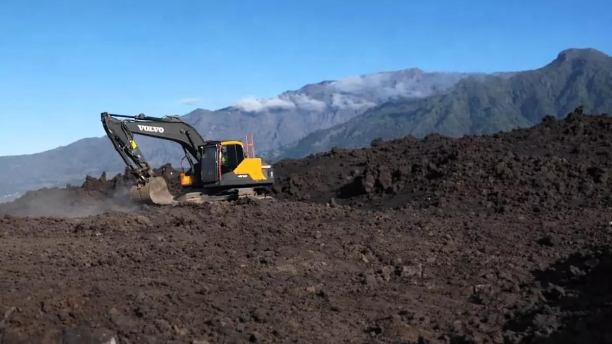La recuperación del tramo de la LP-2 sepultado por el volcán prevé concluir en 14 meses