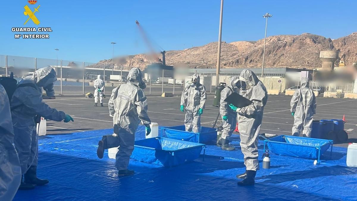 Formación para agentes de la Guardia Civil ante incidentes nucleares, radiológicos, biolóquicos y químicos.