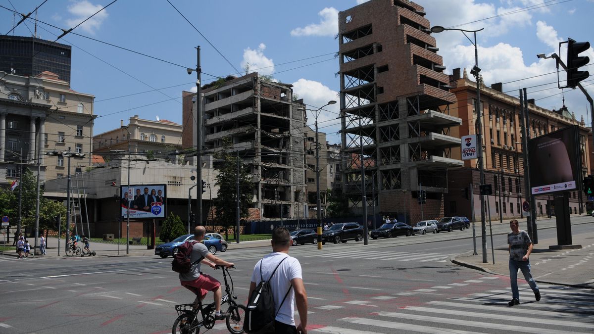 La alargada sombra de Kushner en Serbia: “Primero bombardean nuestros edificios y luego los compran”