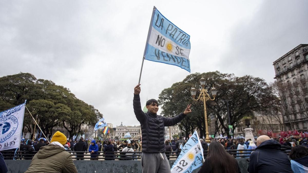 Jorge Macri tildó de “delincuentes anarquistas” a los manifestantes frente al Congreso