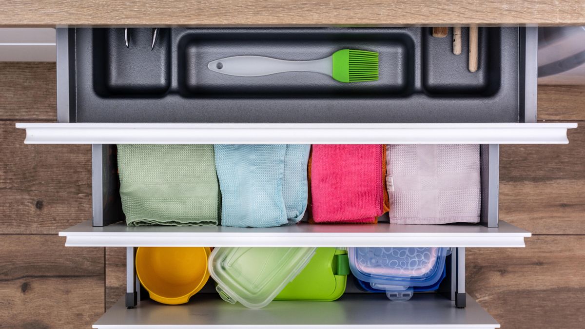 Los muebles y cajones extraíbles se han consolidado como unas de las mejores opciones de almacenamiento en la cocina