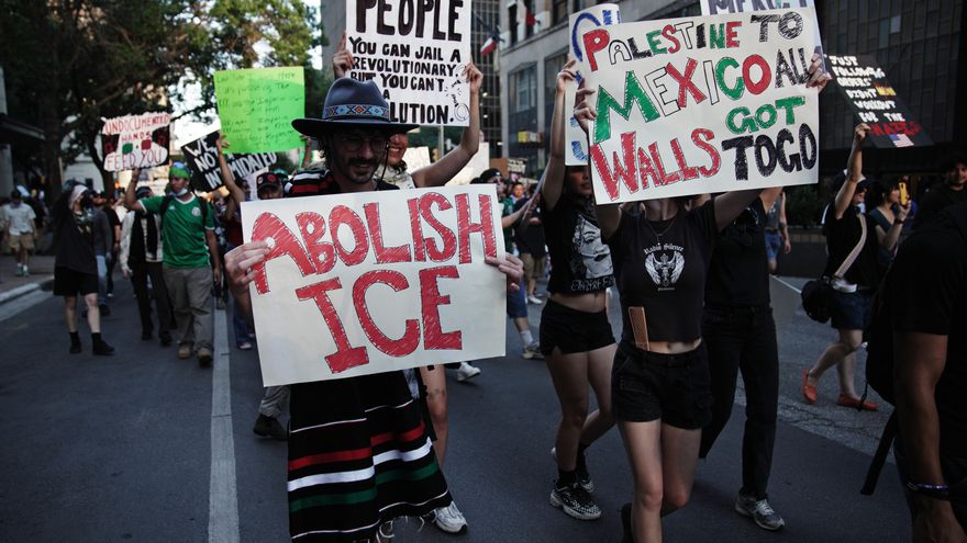 Las protestas contra el "autoritarismo" de Trump se saldan con decenas de arrestos