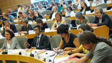 Pablo Iglesias, Tania Sánchez y Teresa Rodríguez en una reunión del Grupo Confederal del la Izquierda Europea / Foto: GUE