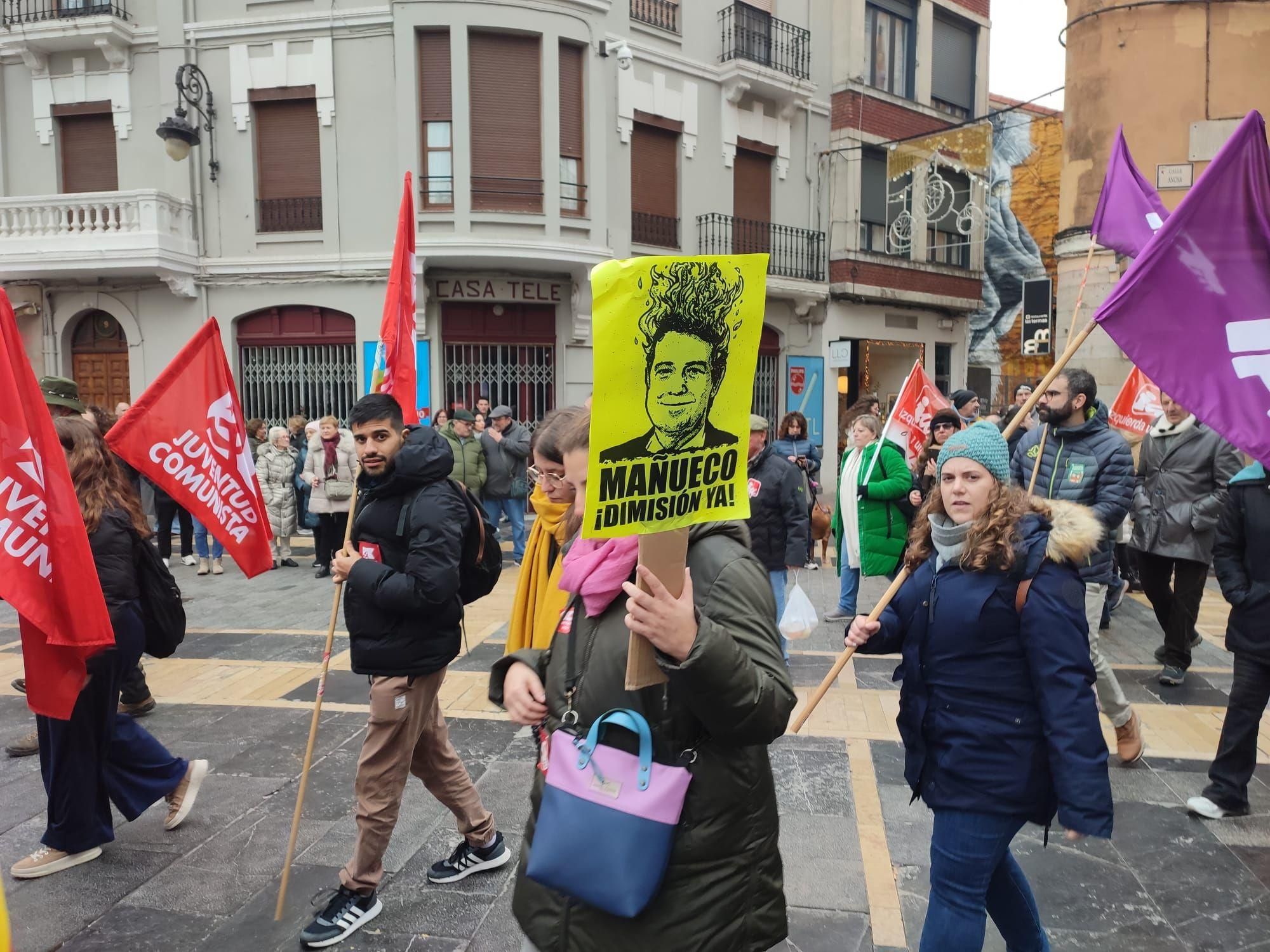 Manifestación en León contra las políticas de incendios forestales de la Junta