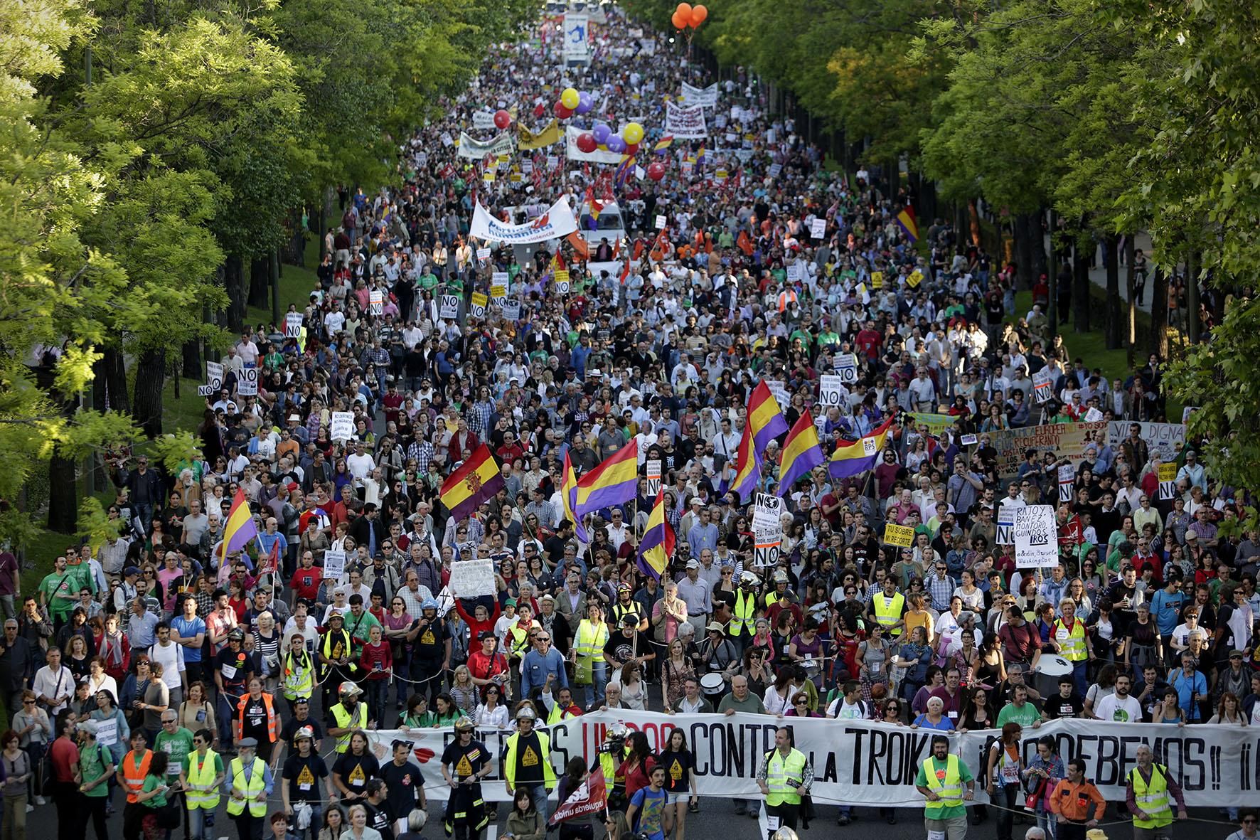 Miles de personas han recorrido los paseos del Prado y Recoletos de Madrid