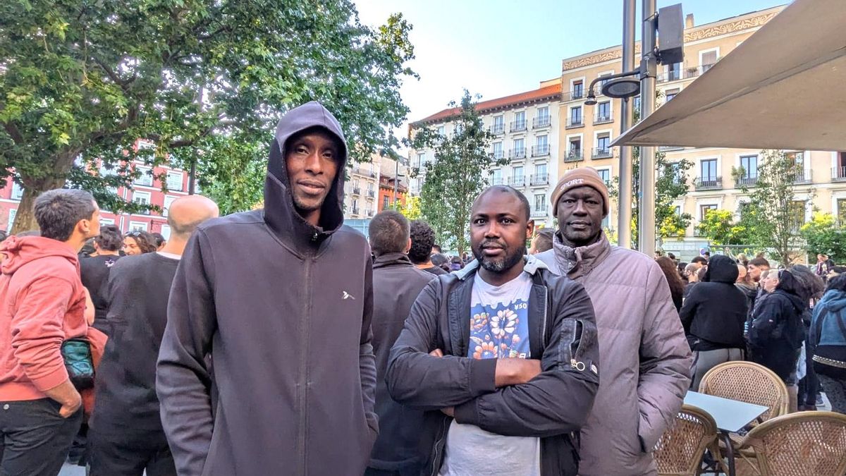 El activista antirracista y exdiputado de Podemos en la Asamblea de Madrid, Serigne Mbaye, en la contramanifestación