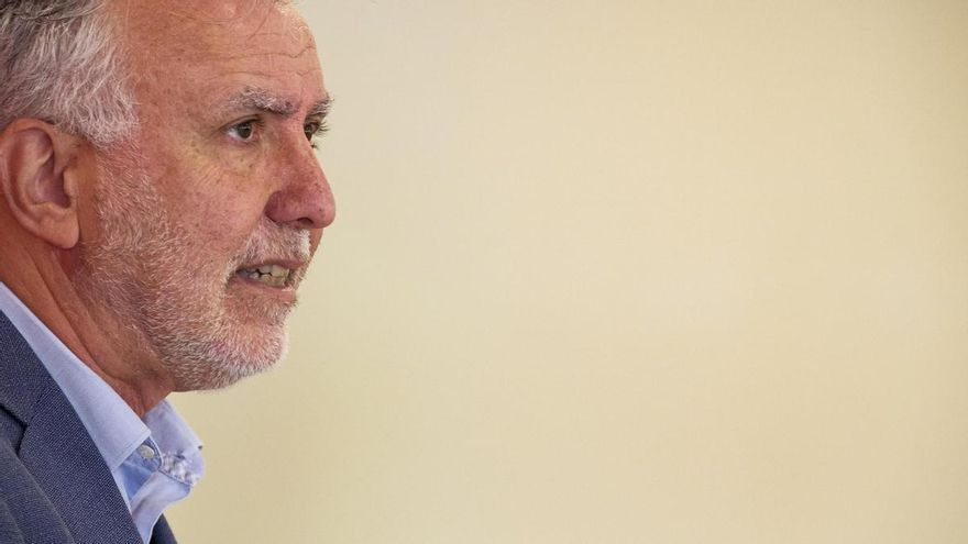 El ministro de Política Territorial y secretario general del PSOE de Canarias, Ángel Víctor Torres, ha analizado este viernes en rueda de prensa las perspectivas económicas de las islas y la situación de los menores inmigrantes.