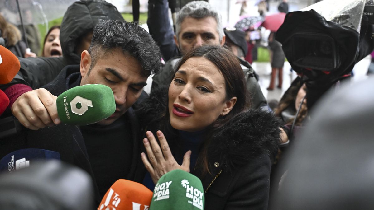 Un juez ordena a Mouliaá declarar en persona por la querella de Errejón y advierte de que se le podría detener si no va