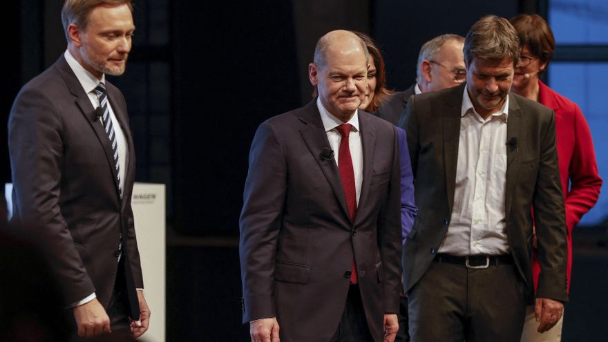 Tres partidos anuncian una inédita coalición de Gobierno en Alemania que pone fin a la era Merkel