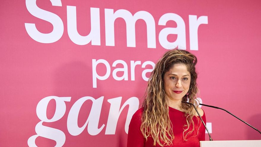 La coordinadora general de Movimiento Sumar, Lara Hernández, durante una rueda de prensa.