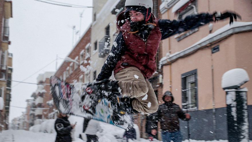 Snowboard en la calle Serrallo