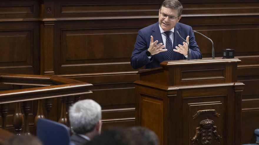 Portazo a la "prioridad nacional" de Vox en el Parlamento de Canarias