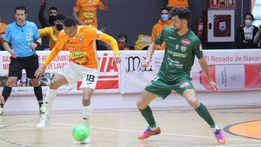 Zequi, en el duelo con el Ribera Navarra.