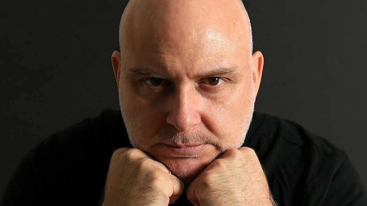 ‘Quizás alguien esté marcando el camino’: la primera novela de Alberto Cañas ve la luz en León este viernes