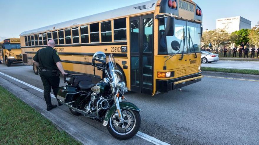 Aprueban una ley para que los maestros de Florida puedan ir armados a las escuelas