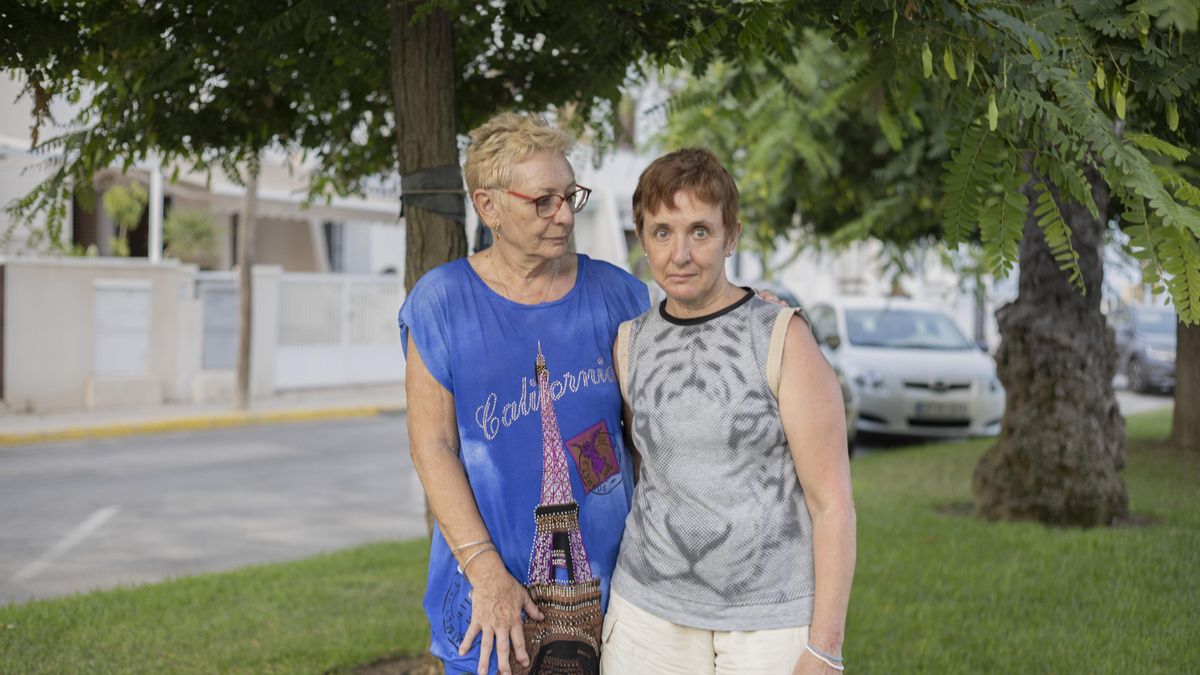 Pilar Ferrer (izquierda) posa con su hija Cristina.