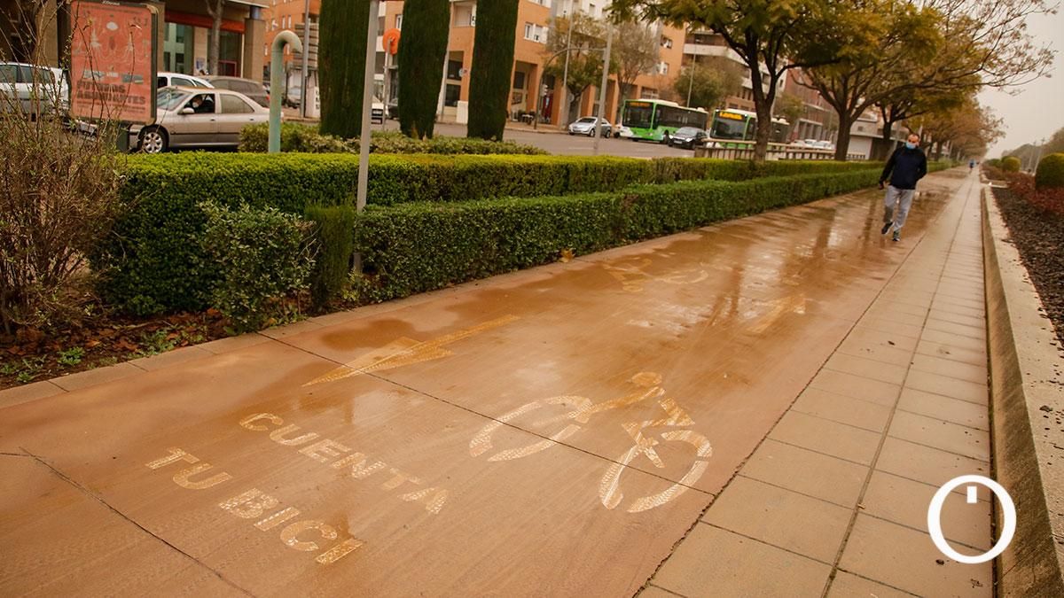 Córdoba amanece enfangada tras una histórica lluvia de barro de madrugada