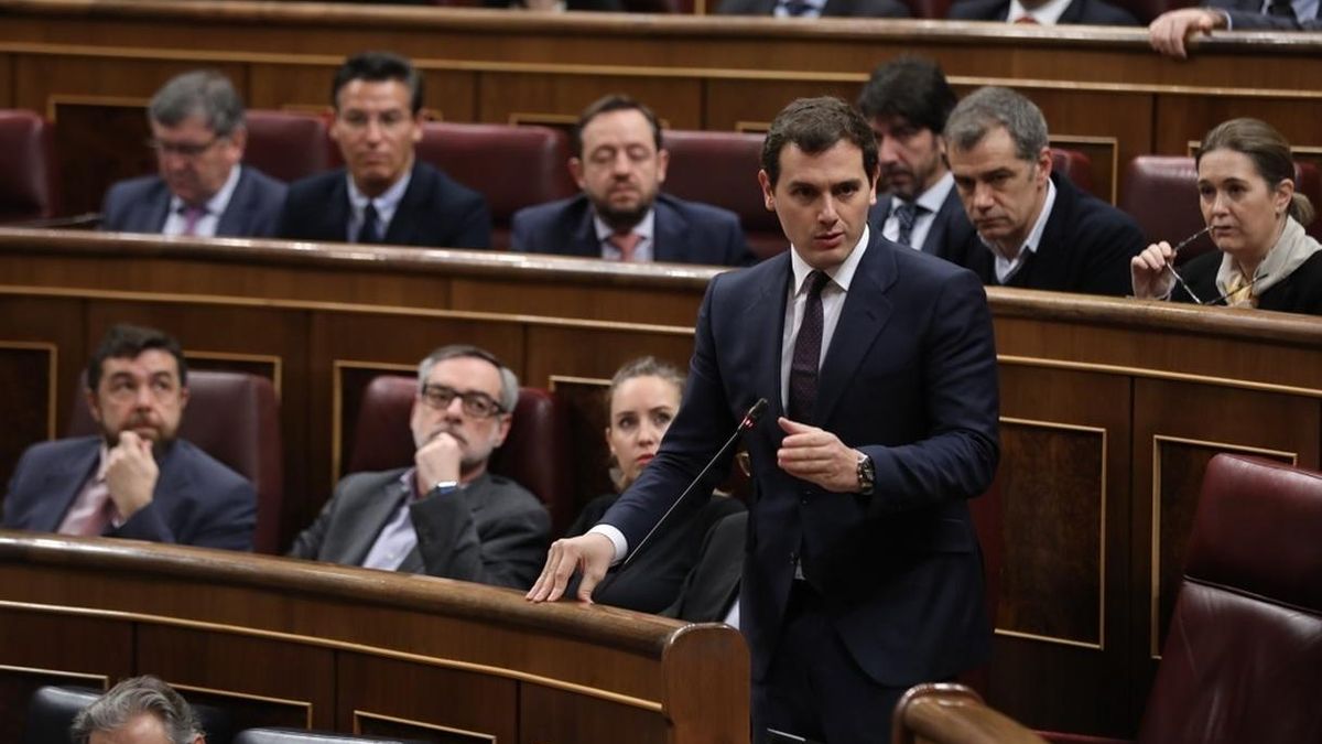 Rivera dice a Rajoy que Ciudadanos está siendo "muy leal" y le pide que no agote su paciencia y cumpla el pacto