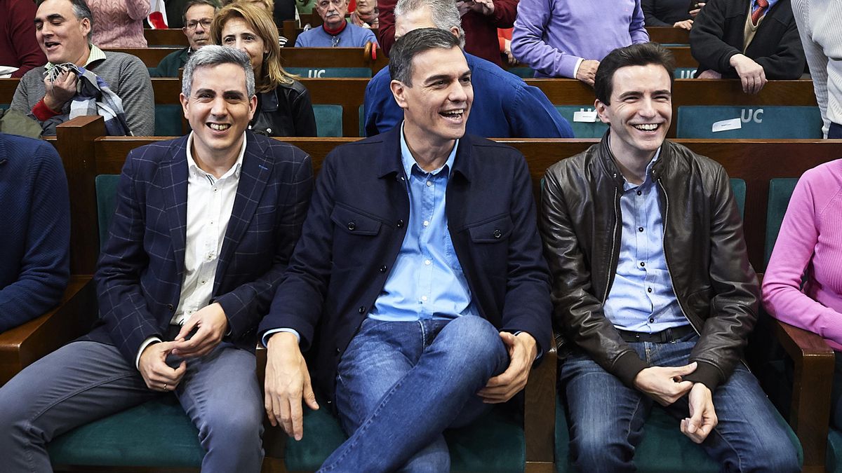 Archivo - Pablo Zuloaga, Pedro Sánchez, y Pedro Casares en foto de archivo