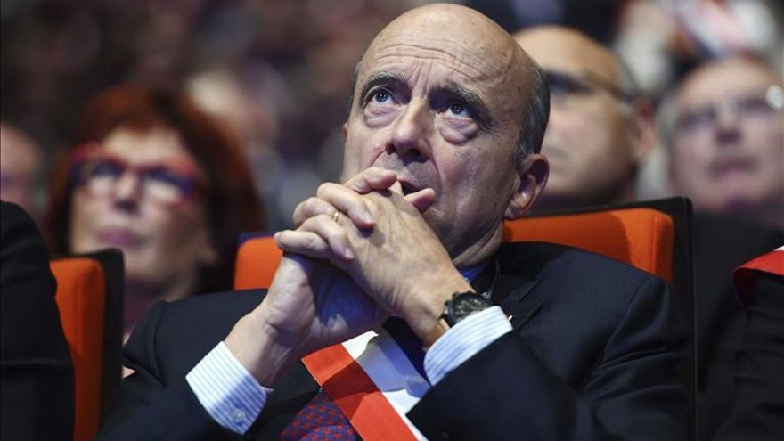 Juppé vencería a Sarkozy en primarias de la derecha en Francia, según sondeo