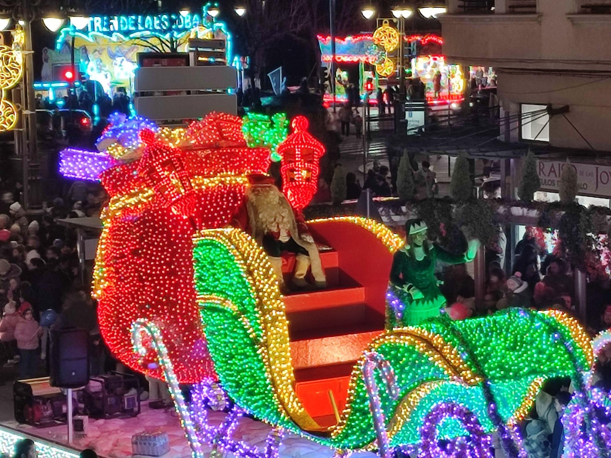 El brillo nocturno de la Cabalgaza en León