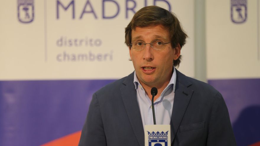 El alcalde de Madrid, José Luis Martínez-Almeida, interviene durante el acto de descubrimiento de la nueva denominación del Teatro Galileo, a 23 de junio de 2021, en Madrid, (España).