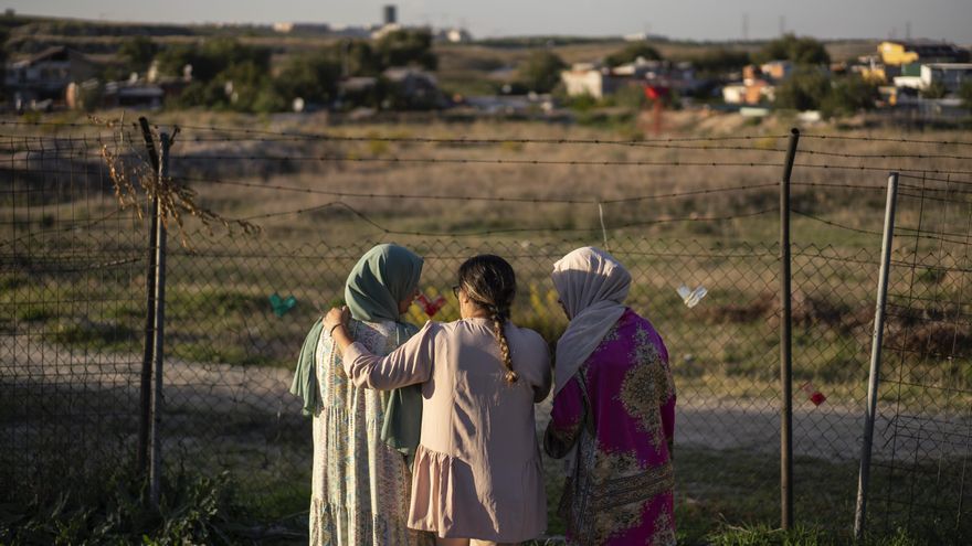 La derrota de la Cañada Real después de tres años sin luz: "Pasará lo que ellos quieran que pase”