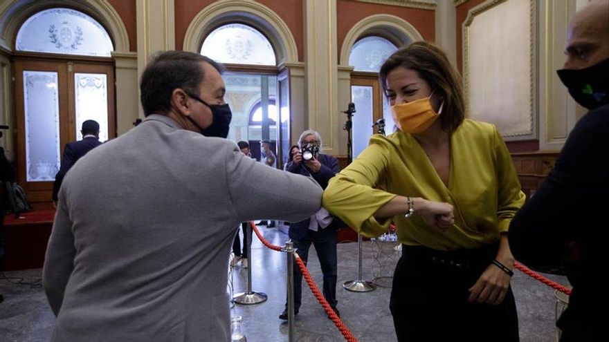 Seis policías “de confianza” cobran sobresueldos por escoltar al alcalde de Santa Cruz de Tenerife y a la concejala tránsfuga