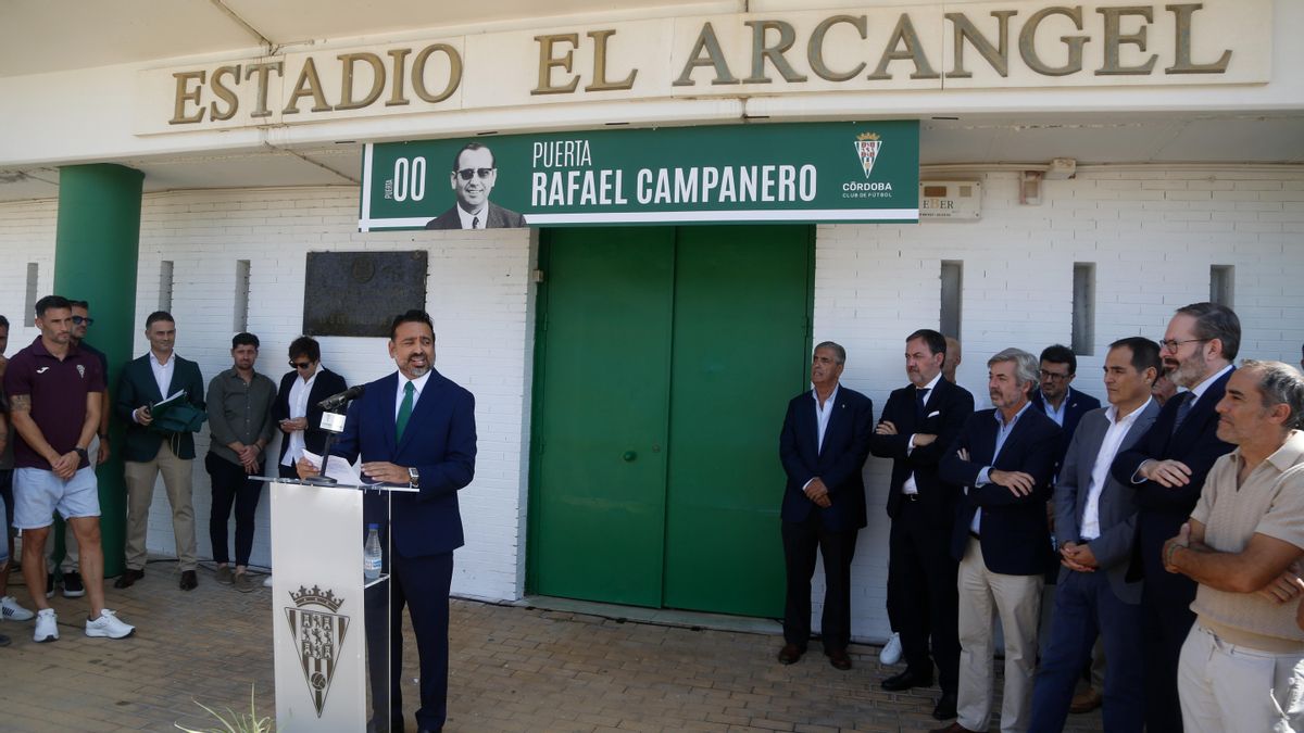 Homenaje a Rafael Campanero en la Puerta 0 de El Arcángel