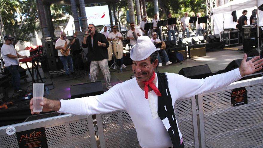 El sábado de piñata congrega a 425.000 personas en el Carnaval de Santa Cruz de Tenerife