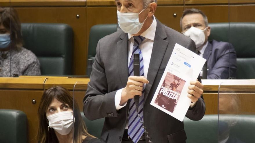 PNV y EH Bildu se enfrentan en el Parlamento Vasco con duras acusaciones cruzadas por el papel de la Ertzaintza