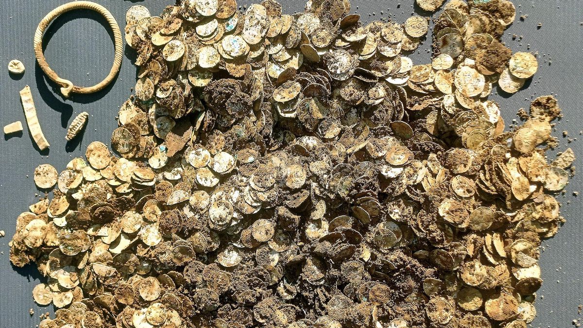 Encuentran en Finlandia el mayor tesoro de plata de la época vikinga hallado en el país
