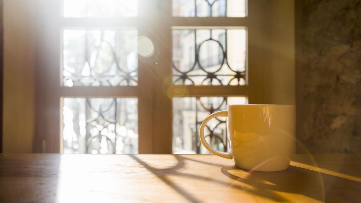 Qué es el truco del vaso junto a la ventana