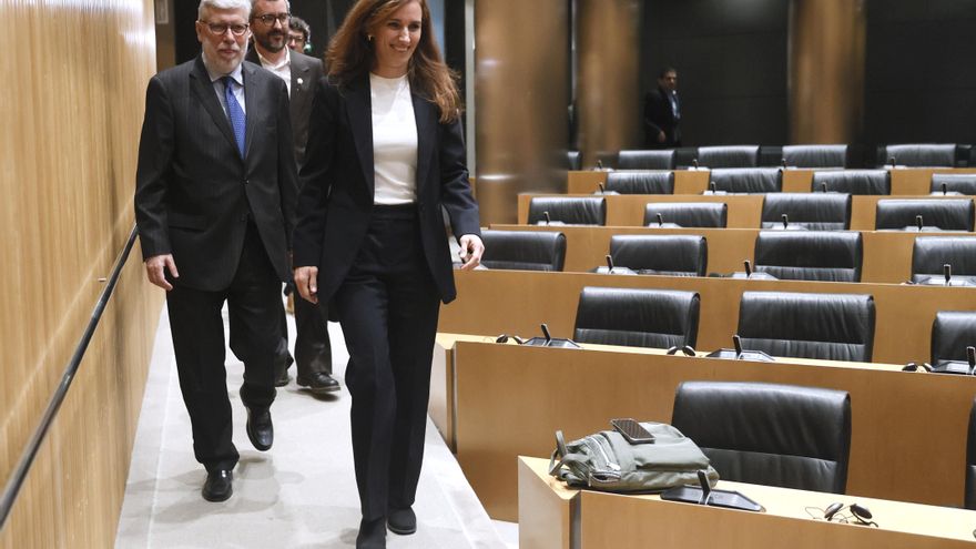 Mónica García impulsará la ley para blindar la gestión pública de la sanidad