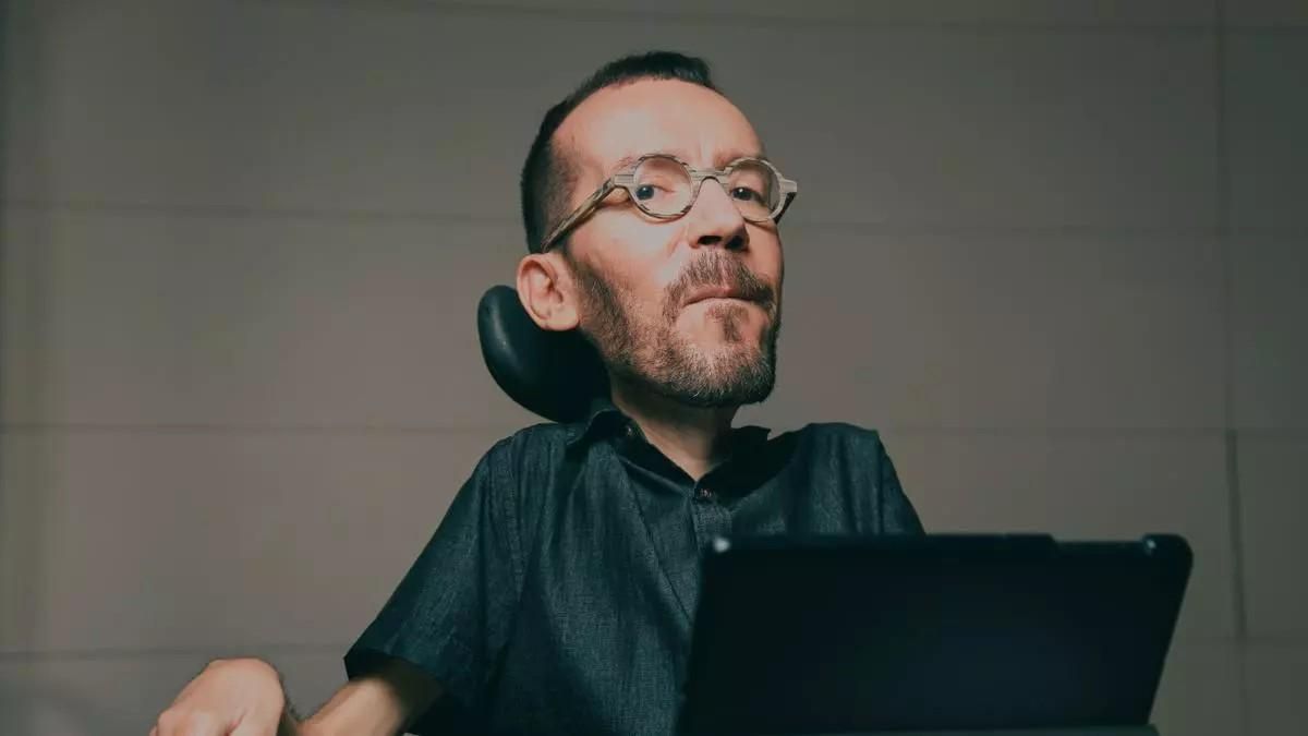 Juzgan a Echenique por publicar un tuit sobre abusos en la Iglesia como réplica a un comentario del arzobispo de Oviedo