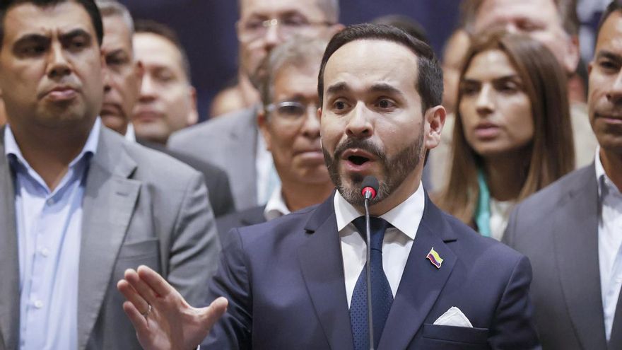 Colombia pone fin al primer gobierno de izquierdas de su historia en un traspaso manchado por el bucle de la corrupción