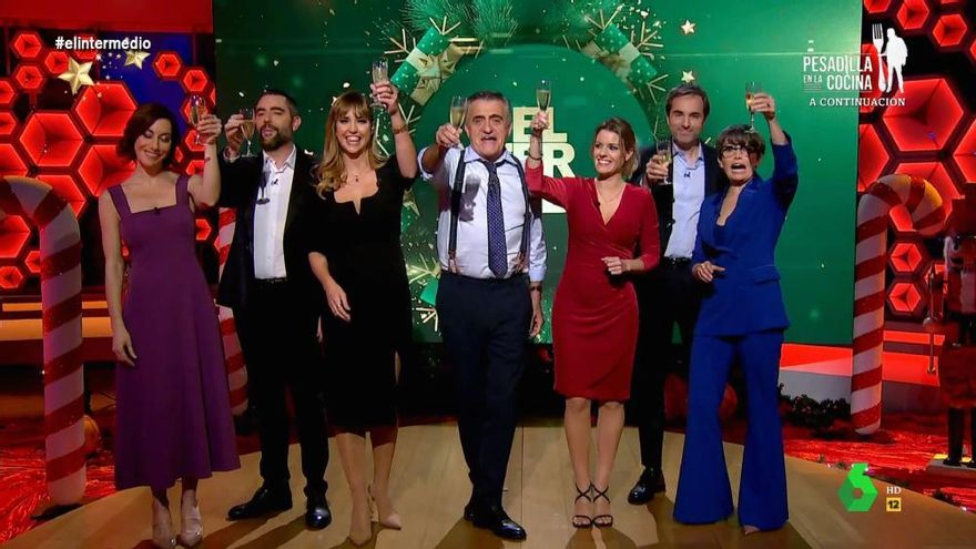 'El Intermedio' despide 2022 con un brindis por los ciudadanos: "Lo hemos hecho bien todos y todas"