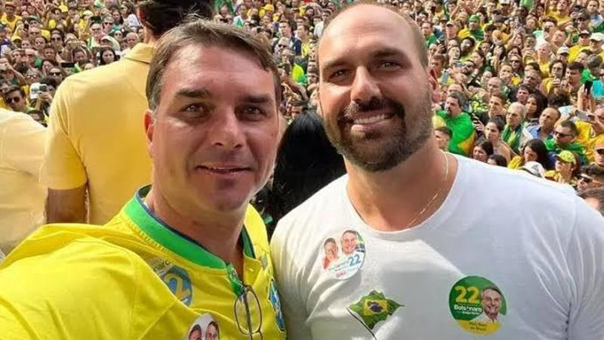 El hijo de Bolsonaro acusó a Cristina Kirchner de inspirarse en Lula: “La izquierda es como una bacteria”