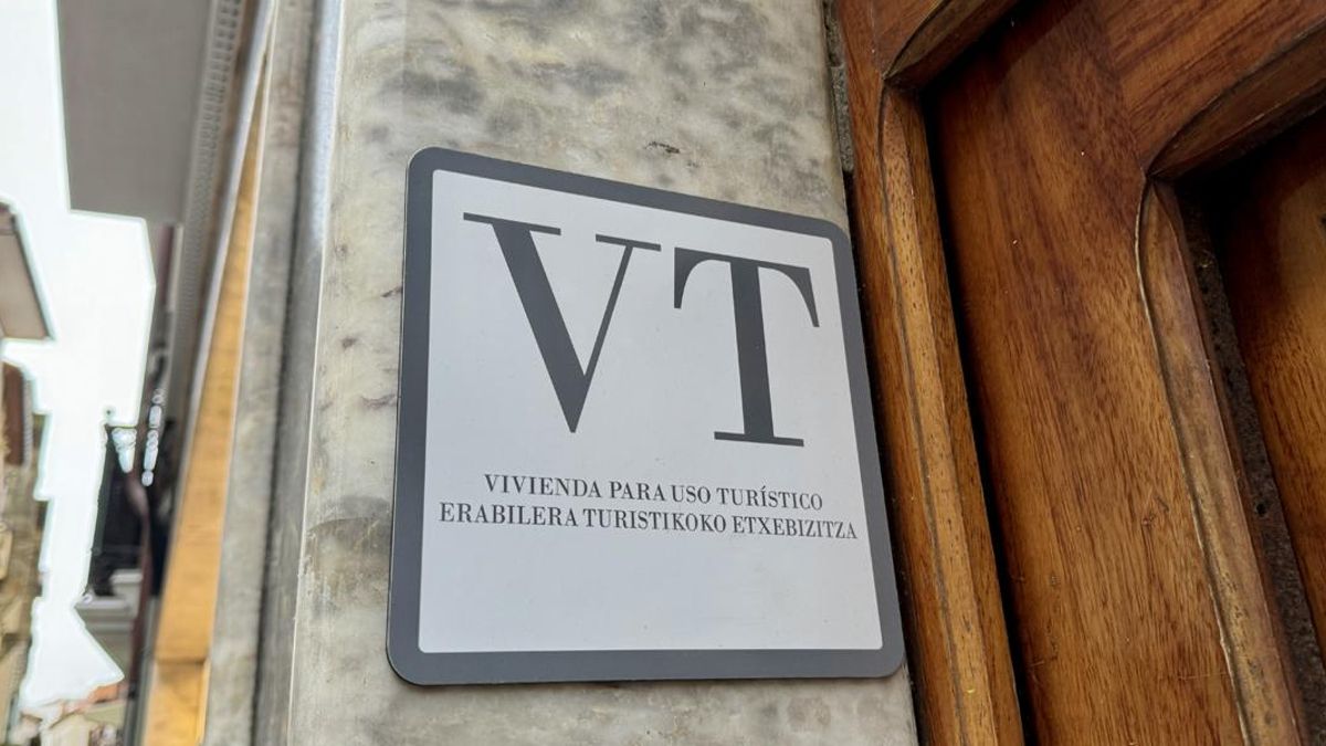 Placa de una vivienda turística.